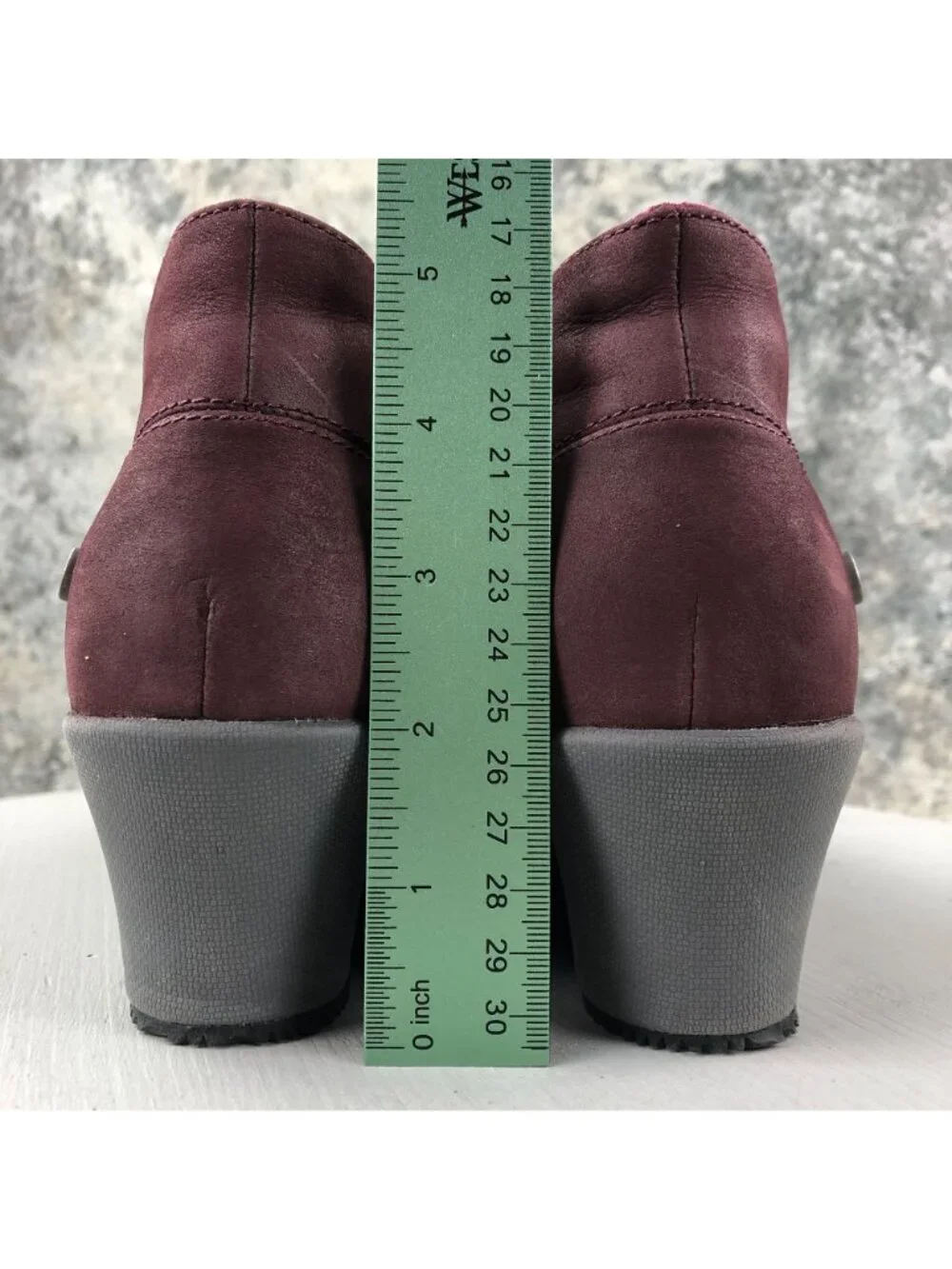 Mozo NWOT Women's Size 8 Descanso Purple Red Leather Wedge Heel Ankle Booties